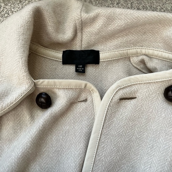 Nili Lotan Cape Elegant Cool - wool, alpaca, lambskin trim, cowhide buttons - Picture 10 of 13